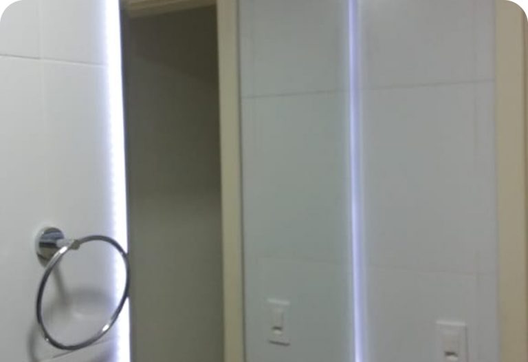 Espelhos lapidados e bisotê